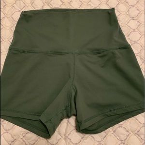 BORN PRIMITIVE BOOTY SHORTS (FOREST GREEN)